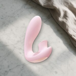 מאלץ אורגזמה עם יניקה וחדירה – נטען